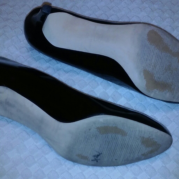 Anne Taylor Black Patent Leather Pumps, sz 8M - Picture 6 of 6